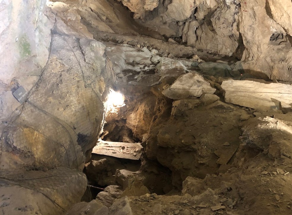 Cavern of the White Sands 5