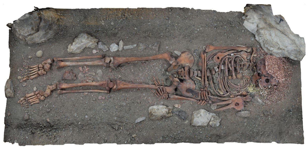 Zenithal view of the Prince burial, as displayed at the Museo di Archeologia Ligure, Genova Pegli
