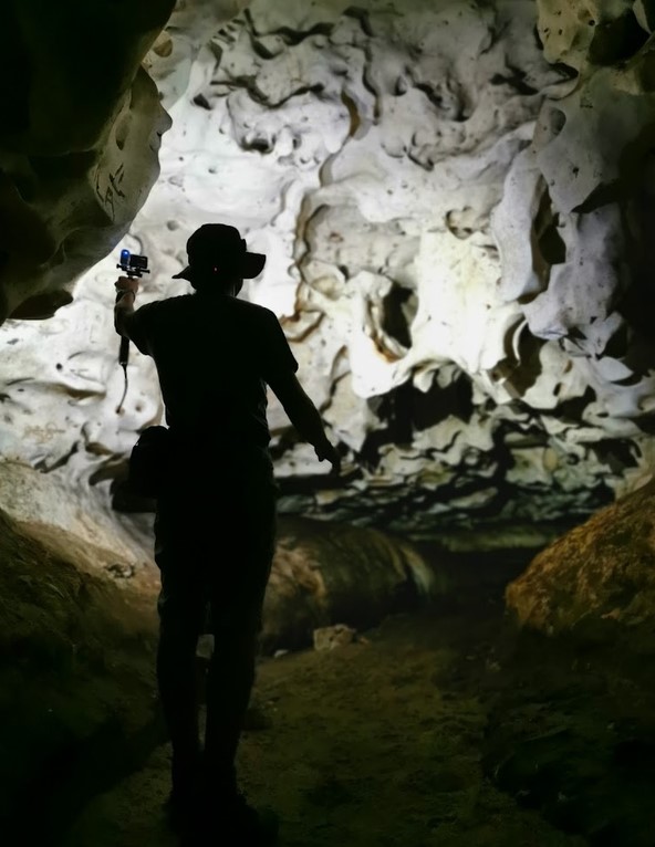 What Secrets Lie Within the Su Coloru Cave?
