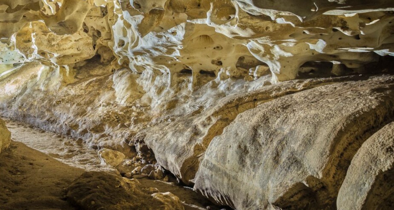 Laerru So Coloru cave 5