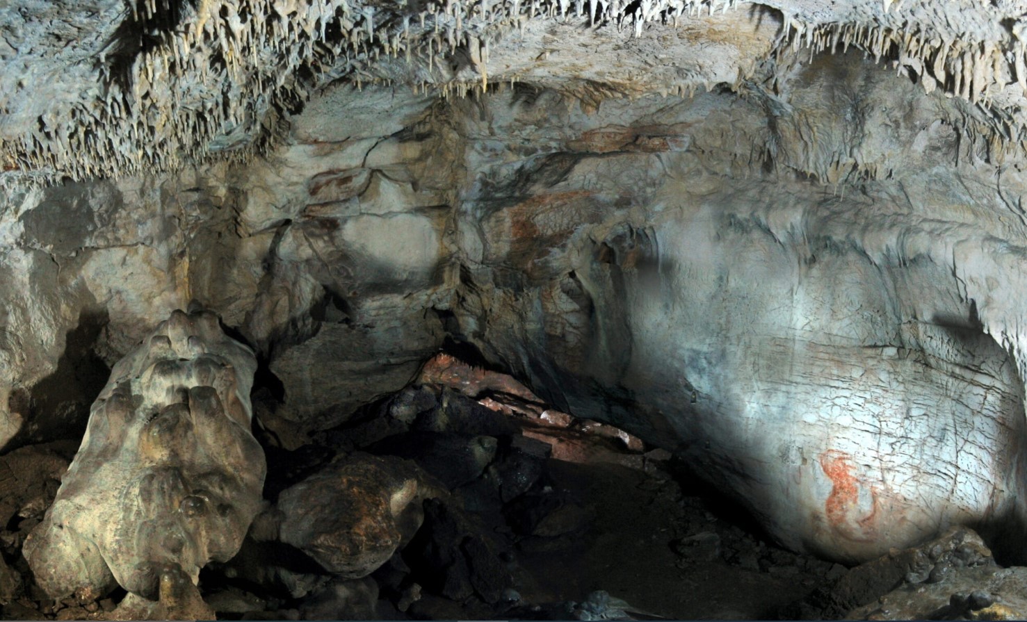 Panoramic photo of the painting hall.
