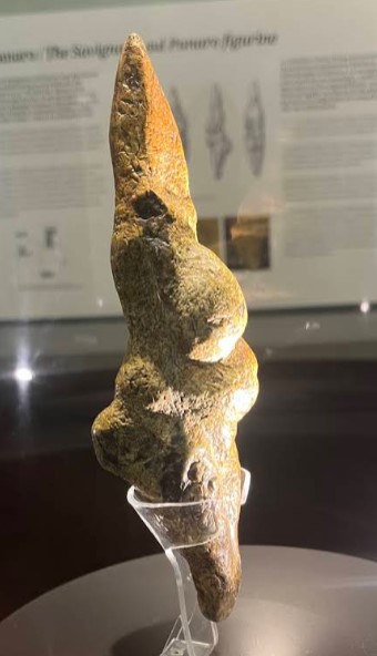 Was the Savignano Venus a Ground-Inserted Fertility Idol?
